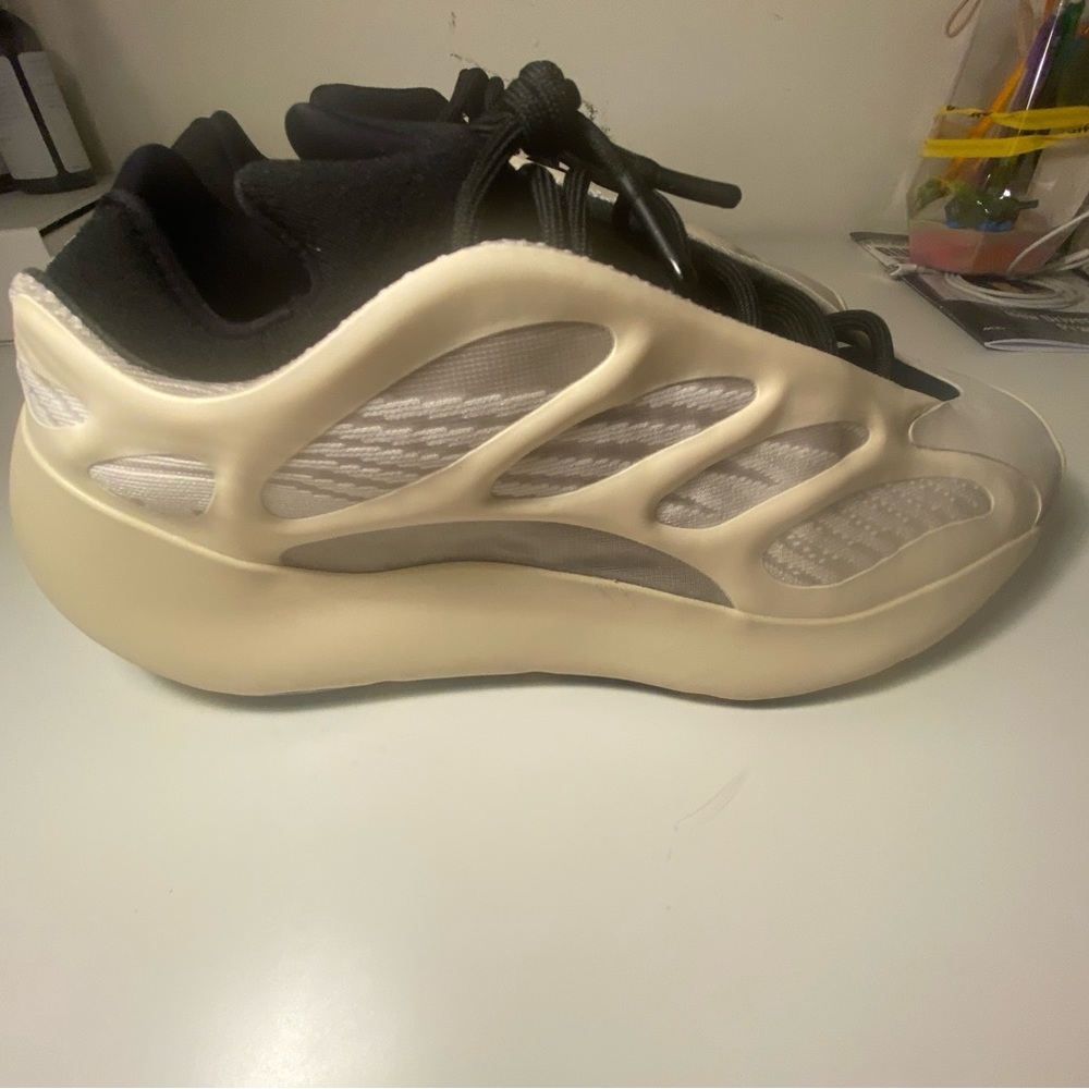Yeezy 700 V3 'Azael' 2023 Size 11